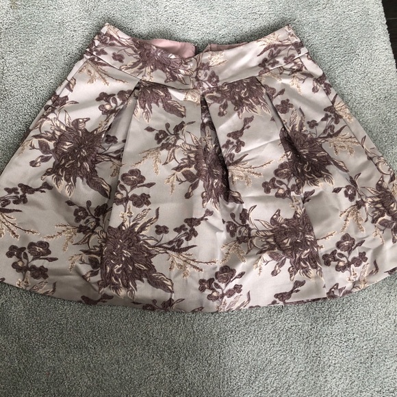 RW& CO Beautiful flare skirt with boxed pleats 10 - Picture 1 of 8